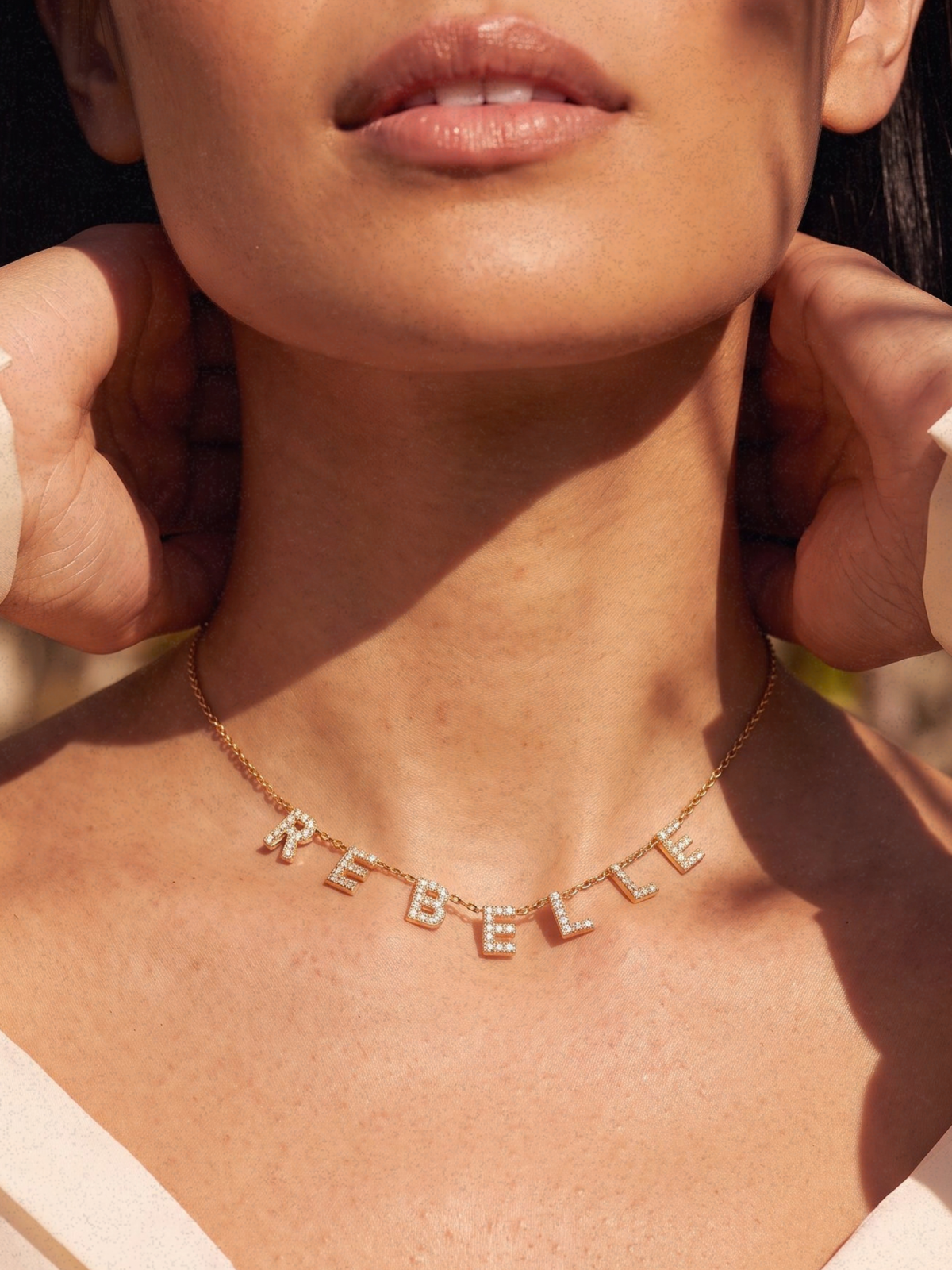 Rebelle · Collier symbolique personnalisable