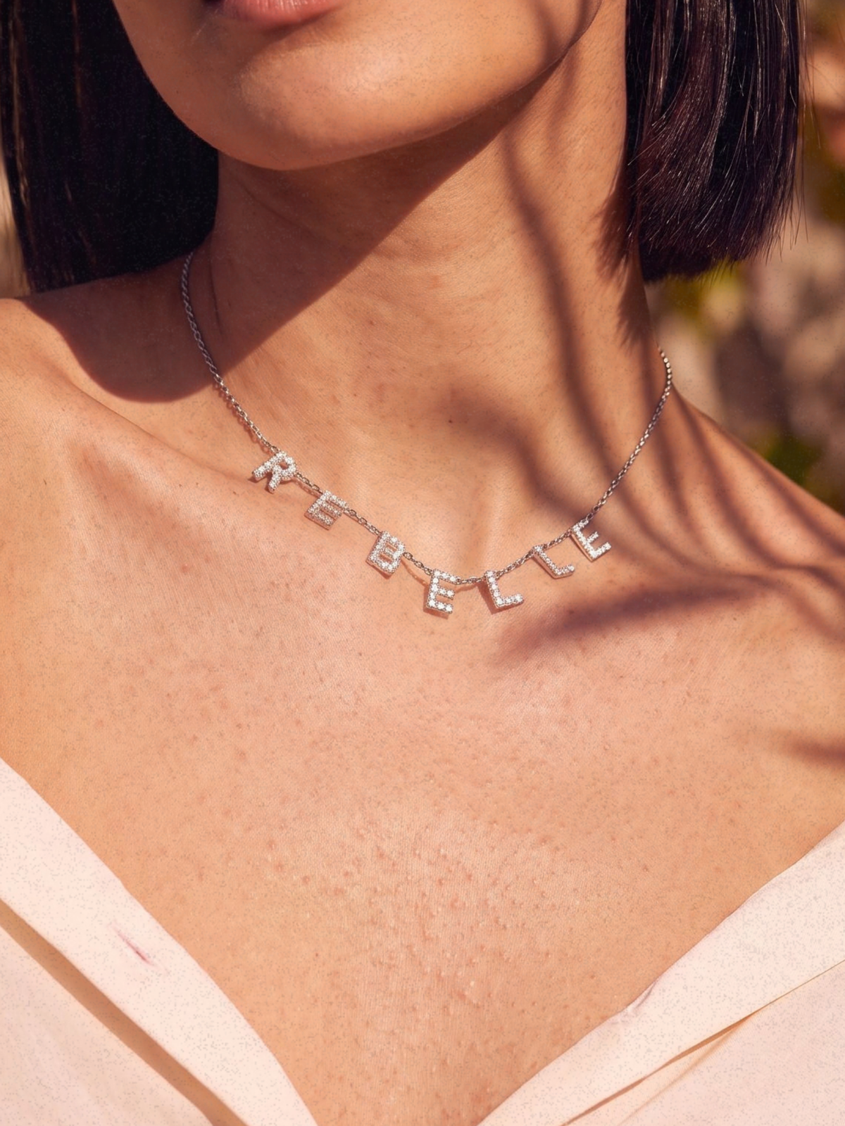 Rebelle · Collier symbolique personnalisable